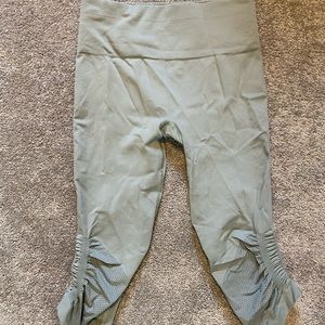 Lululemon crop leggings